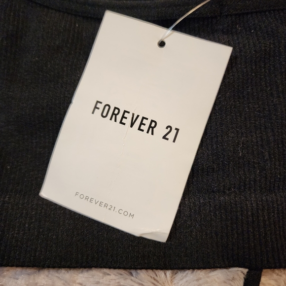 NEW Black Summer Knit Crop Halter Top Size S/M - Picture 4 of 5